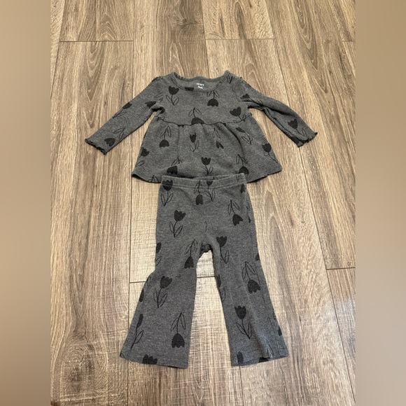 Carter’s Baby Girl Gray Black Tulip 2 Piece Outfit Long Sleeve Size 9m - Picture 1 of 4